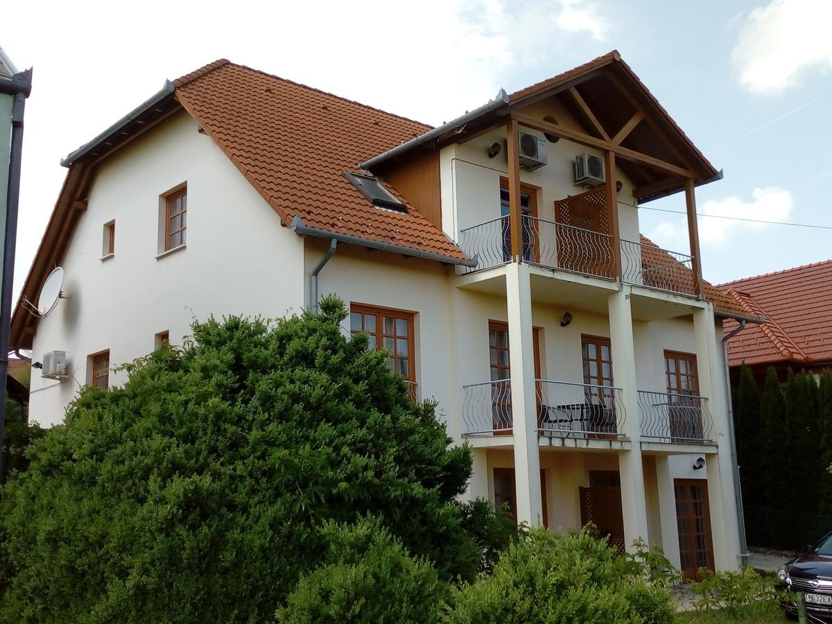 Relax Apartment House Залакарош Экстерьер фото
